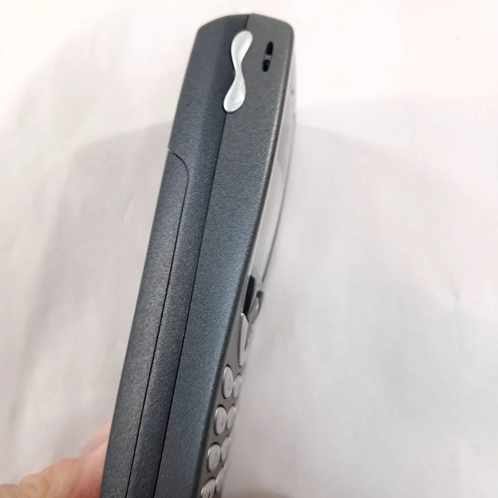Vintage Nokia 8260 grey Cell Phone Non-Working Sample Collector's display‎